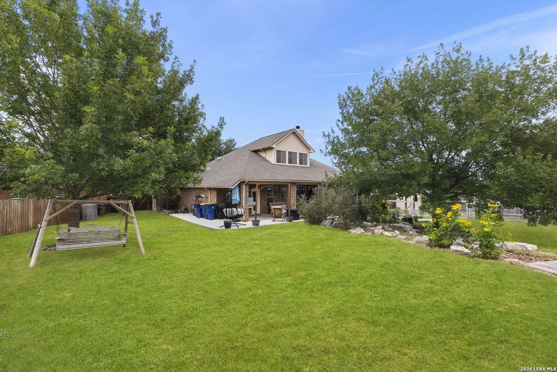 Photo of 266 MAIDSTONE CV