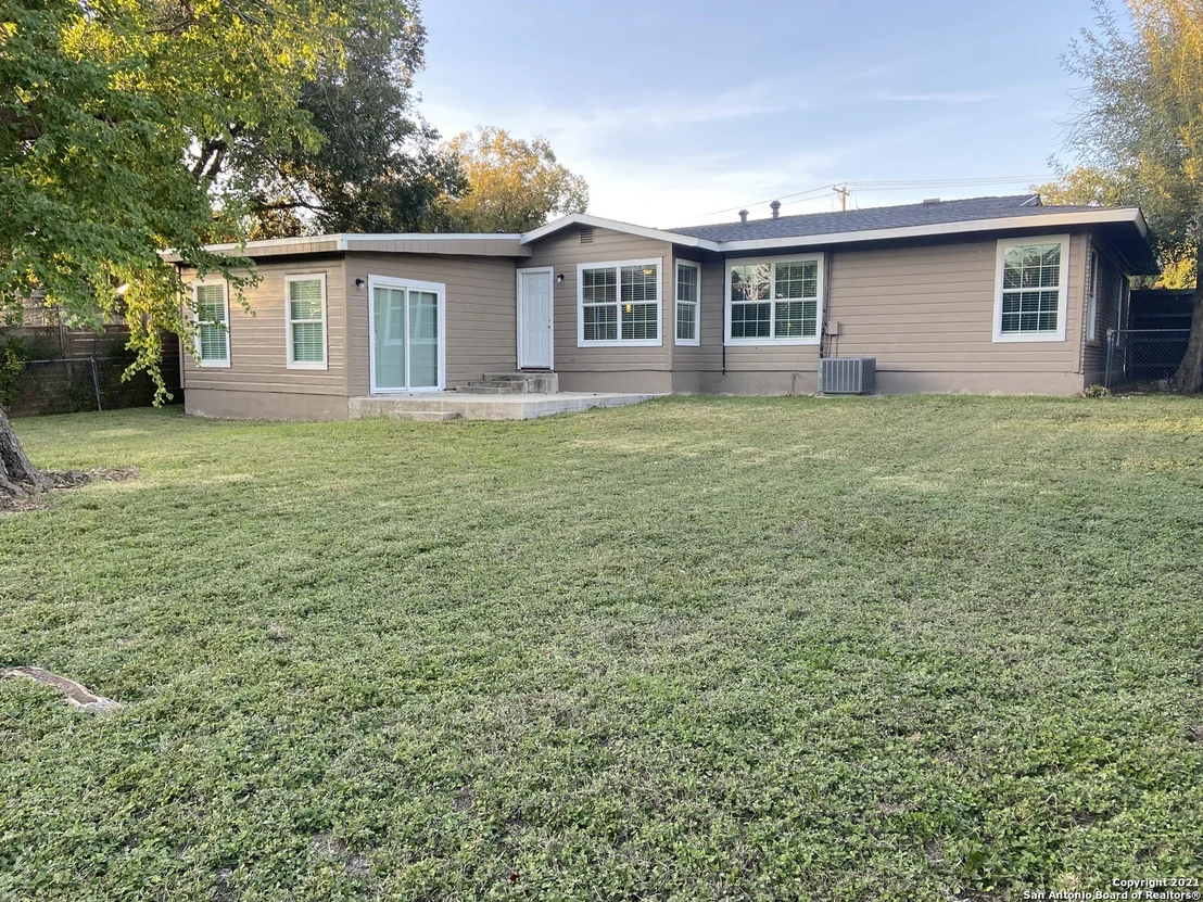 Photo of 1302 OBLATE DR