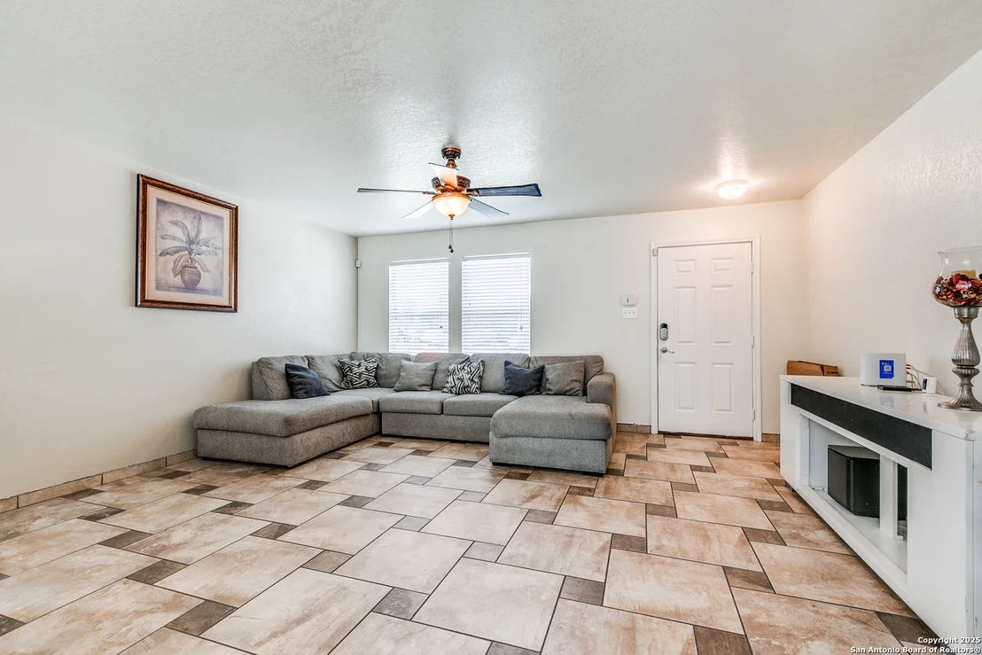 Photo of 902 Absolon Farm