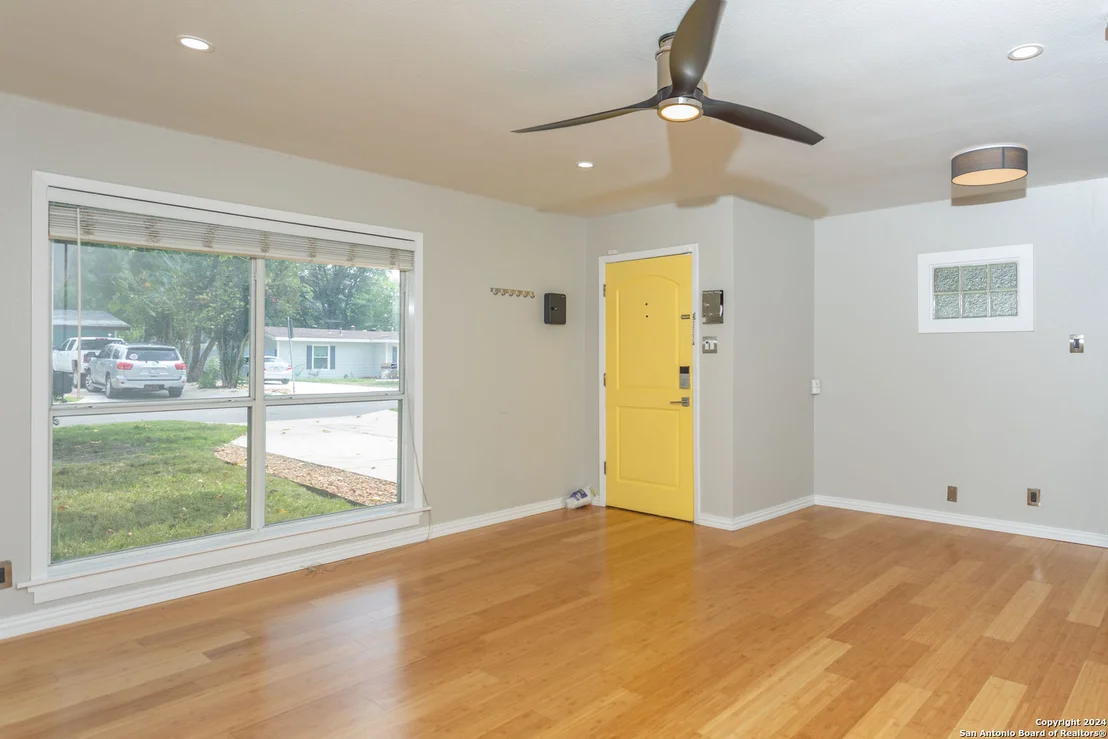 Photo of 229 Weathercock Lane