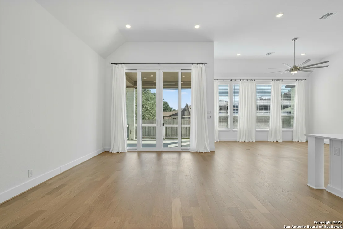 Photo of 8608 Shady Gate