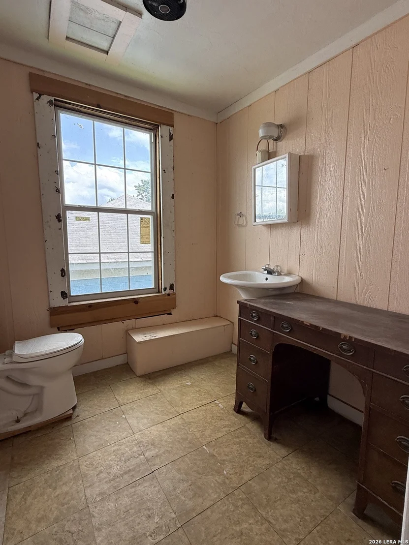 Photo of 210 Chicago Blvd