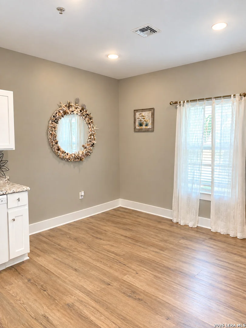 Photo of 137 OASIS CIR