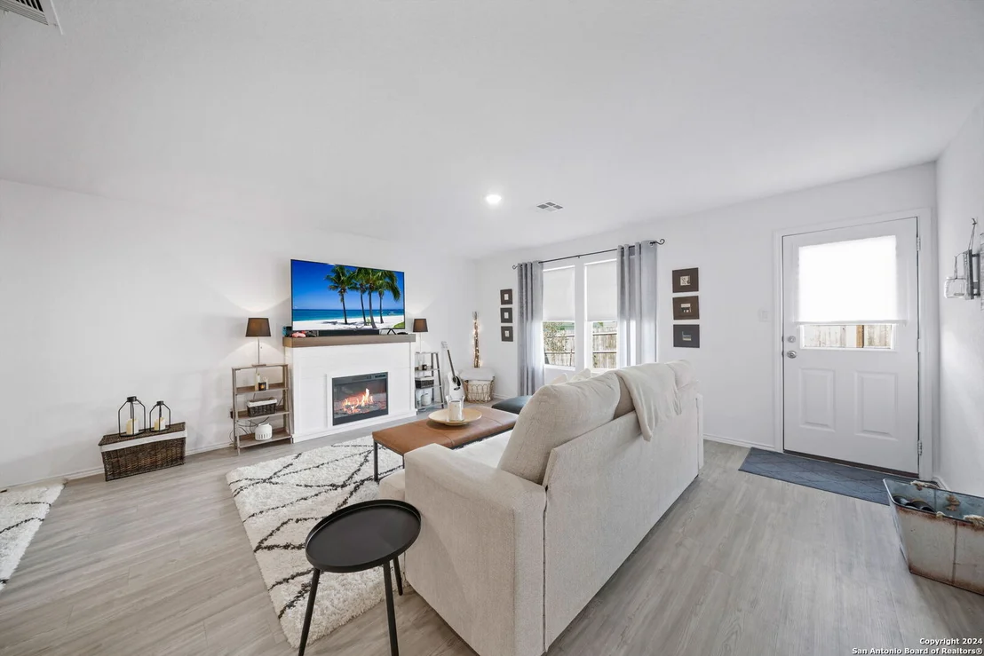 Photo of 5715 Mountain Point