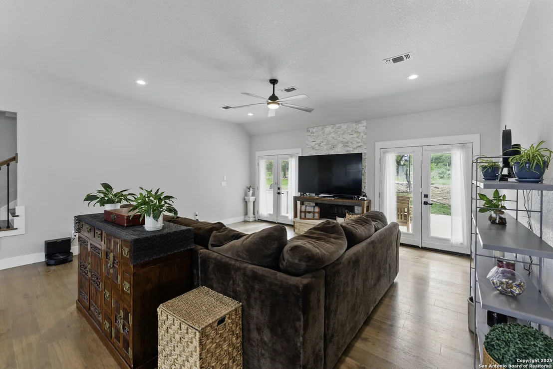Photo of 725 Winding View