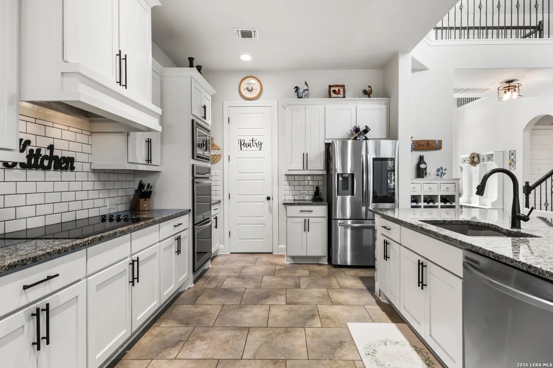 Photo of 417 BEE CAVES CV