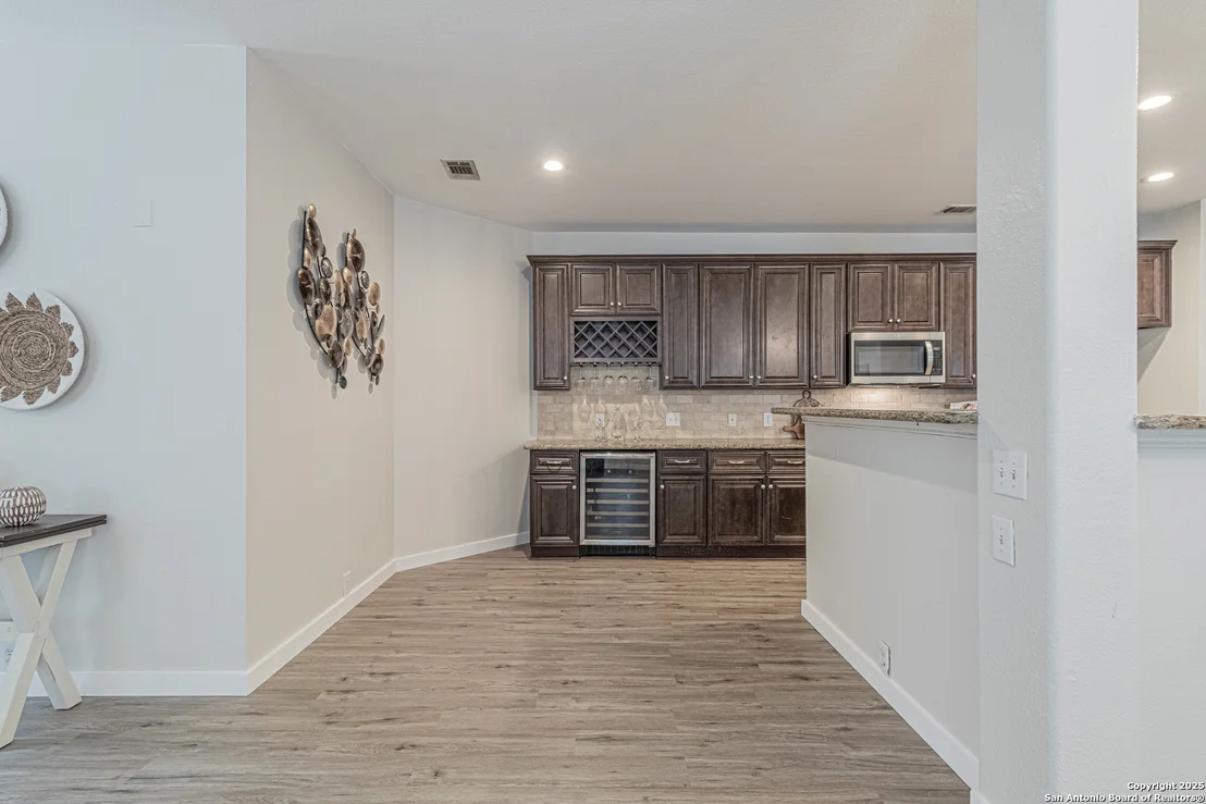 Photo of 5200 Columbia