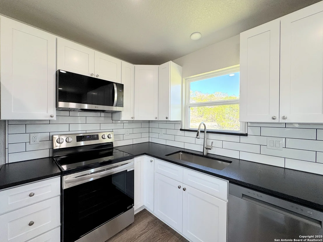 Photo of 1135 Southline