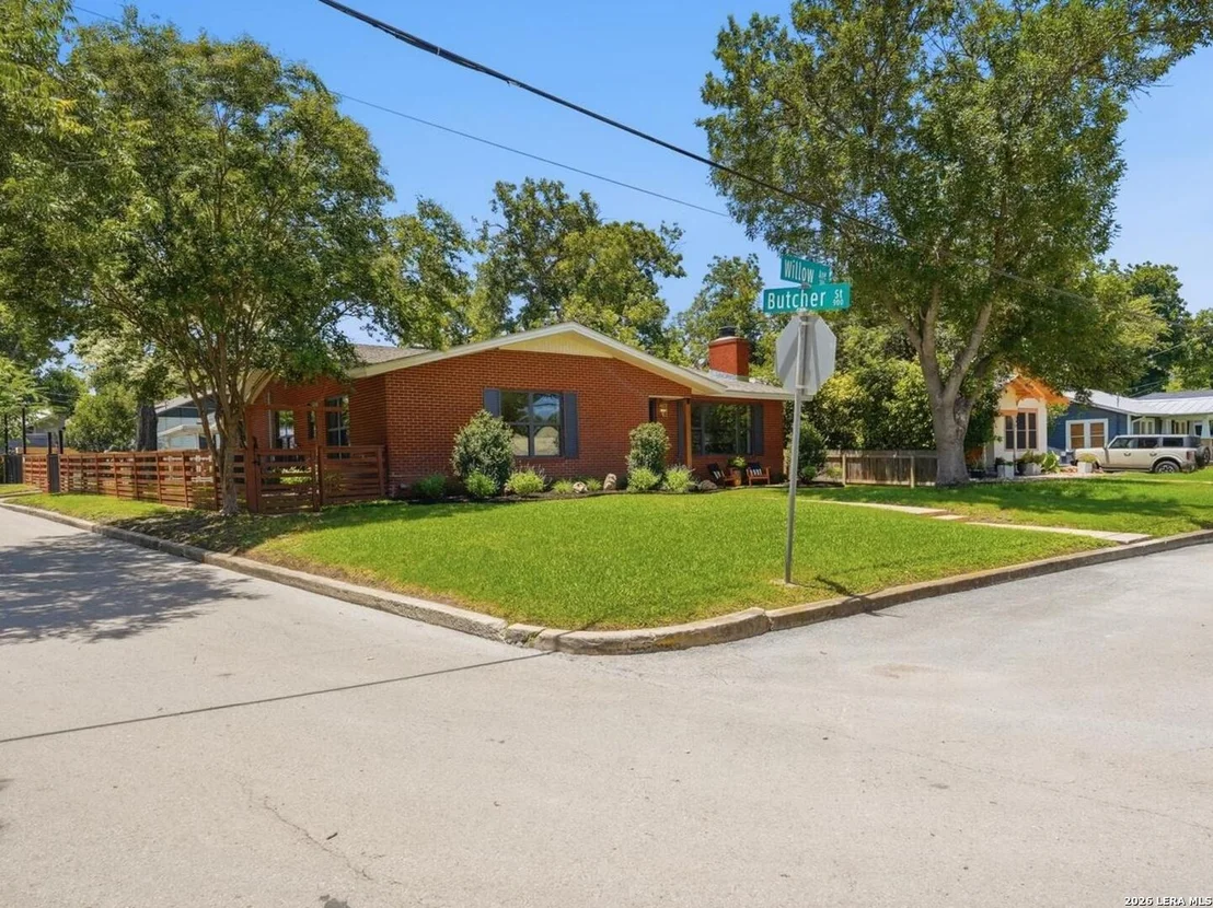 Photo of 596 WILLOW AVE