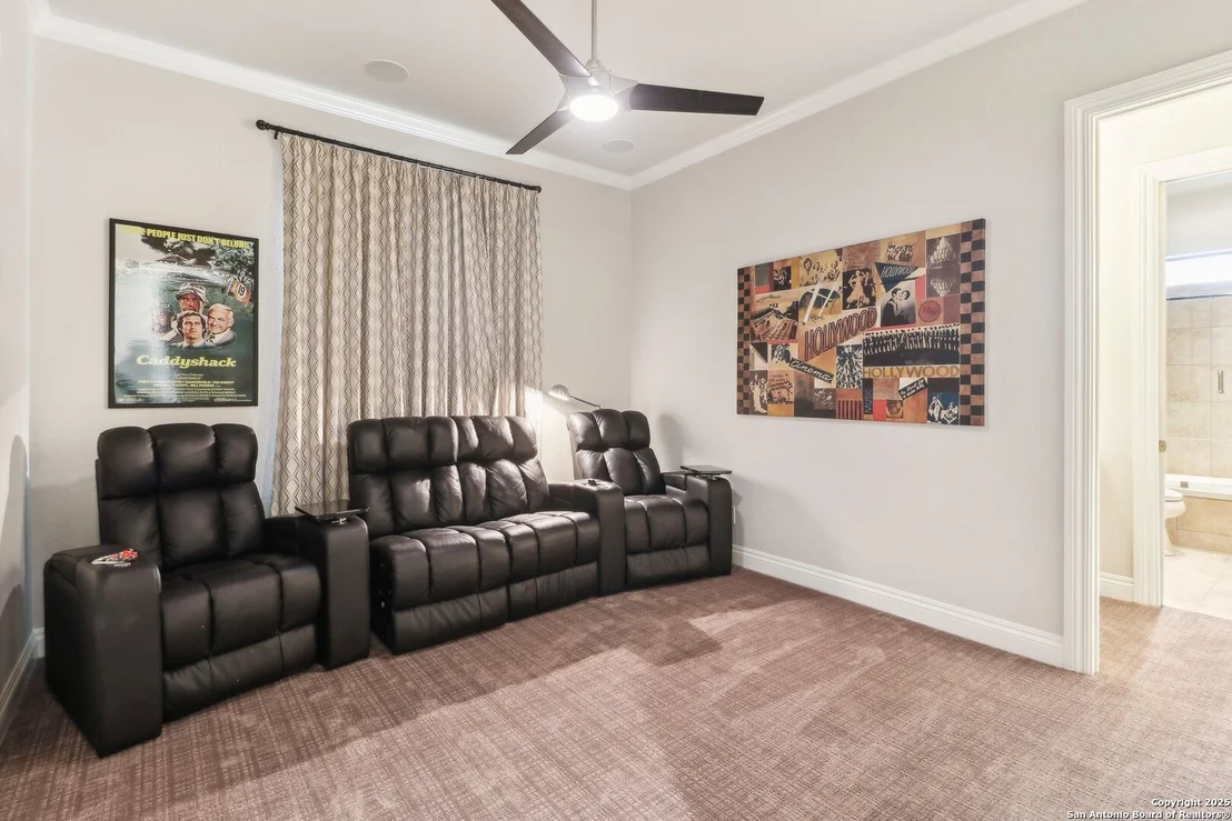 Photo of 908 La Puerta
