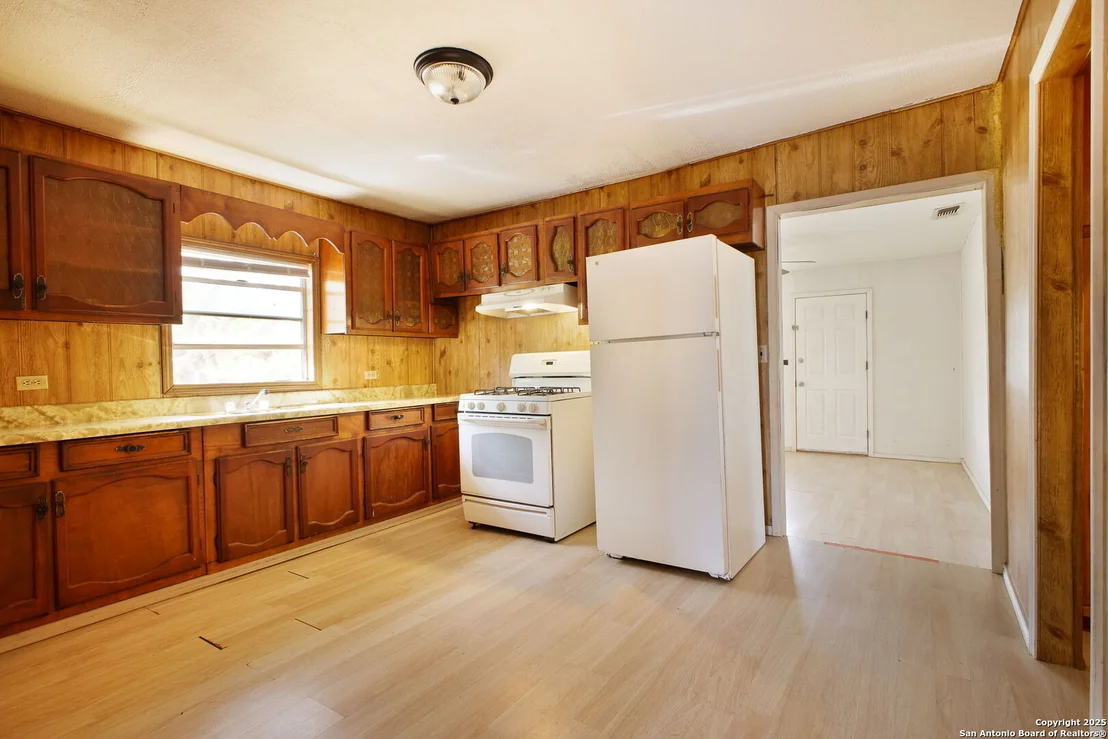 Photo of 229 E Colungo St.