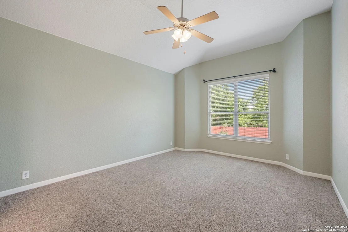Photo of 1210 Magellan