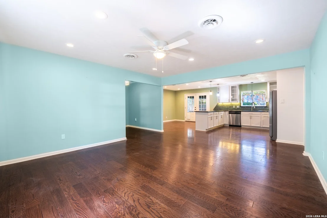 Photo of 1422 Mockingbird