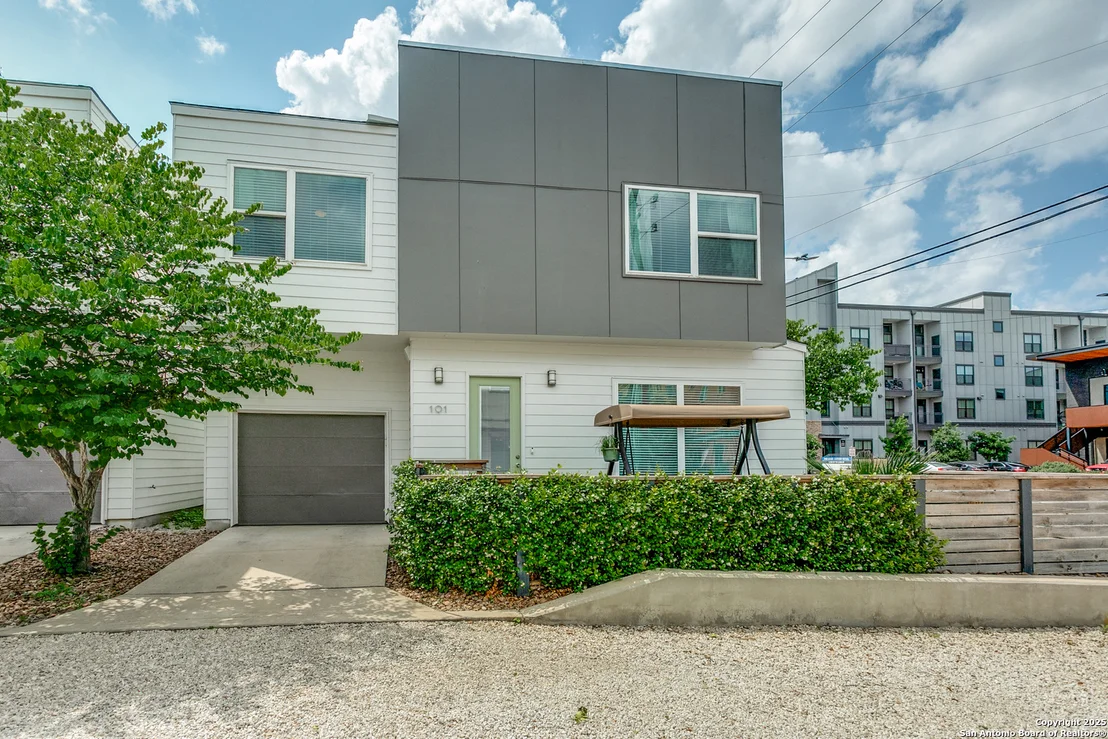 Photo of 232 E Cevallos UNIT 101