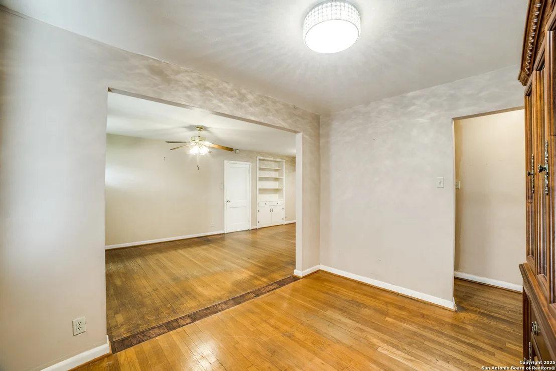 Photo of 1011 Thorain Blvd