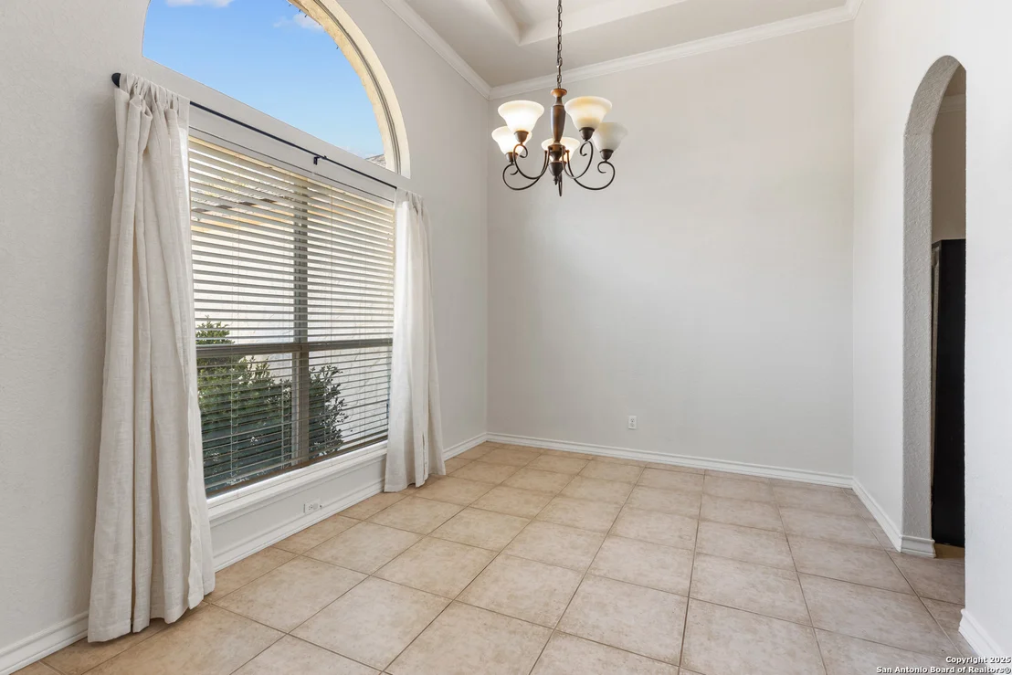 Photo of 325 Howard Dr