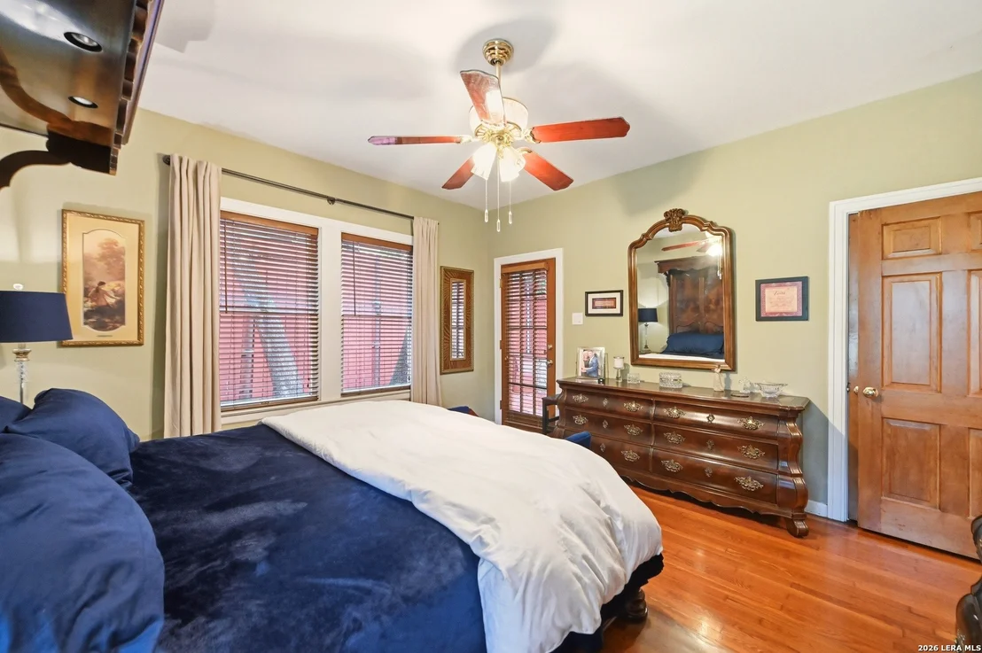Photo of 237 THORAIN BLVD