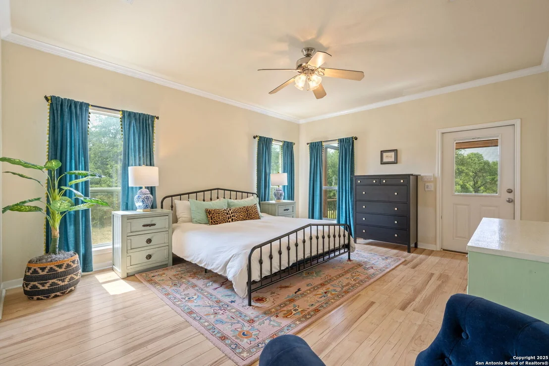Photo of 102 Kendall View Dr