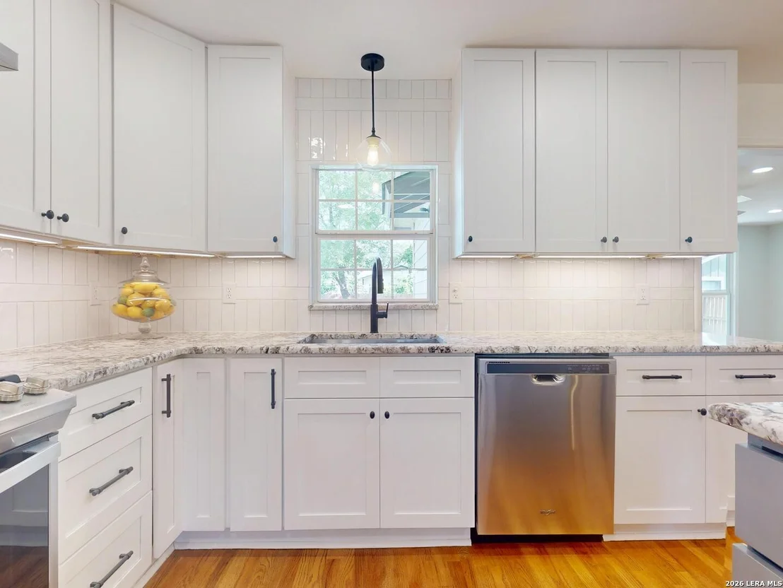 Photo of 126 BREES BLVD