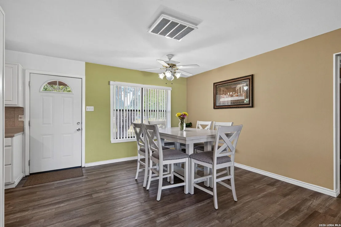 Photo of 325 WENDY LN