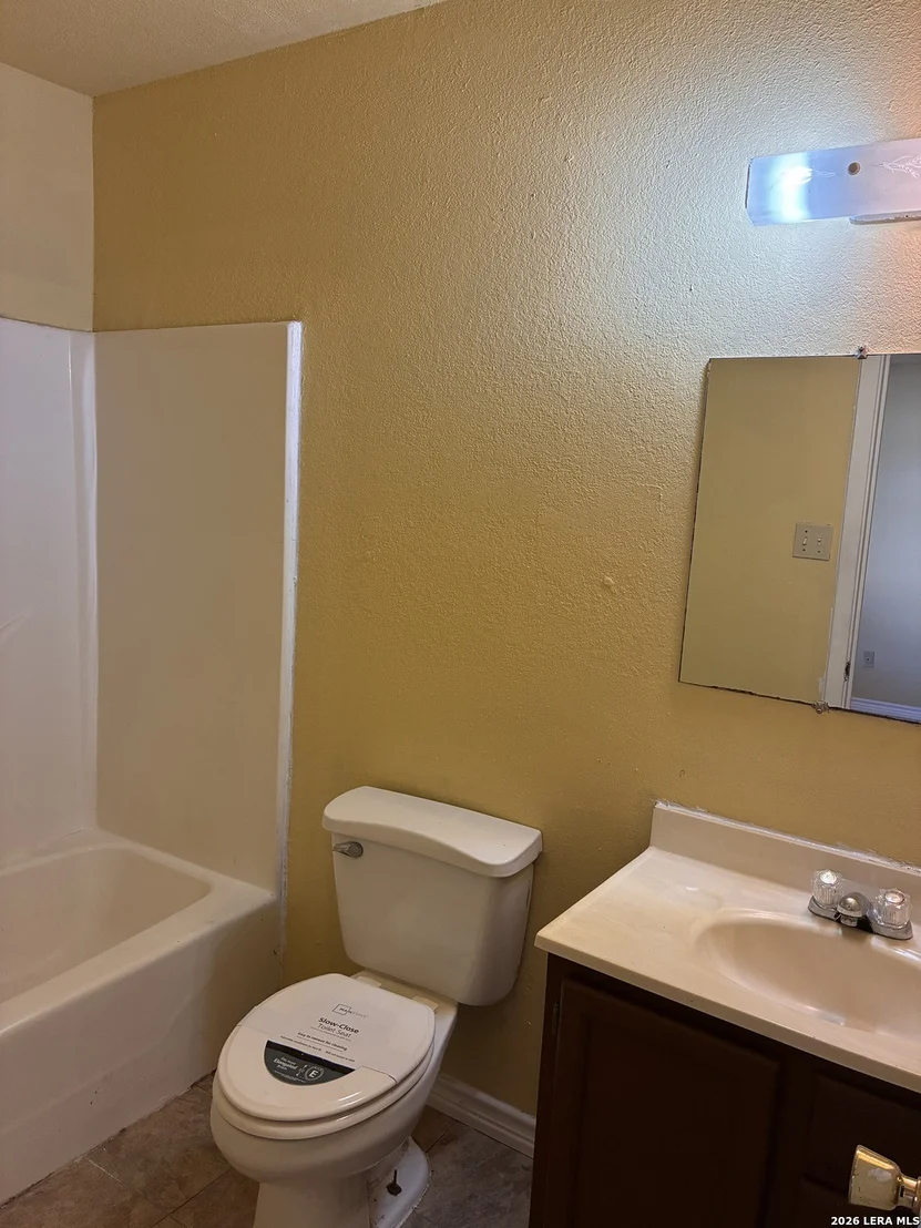 Photo of 2340 Royal Park