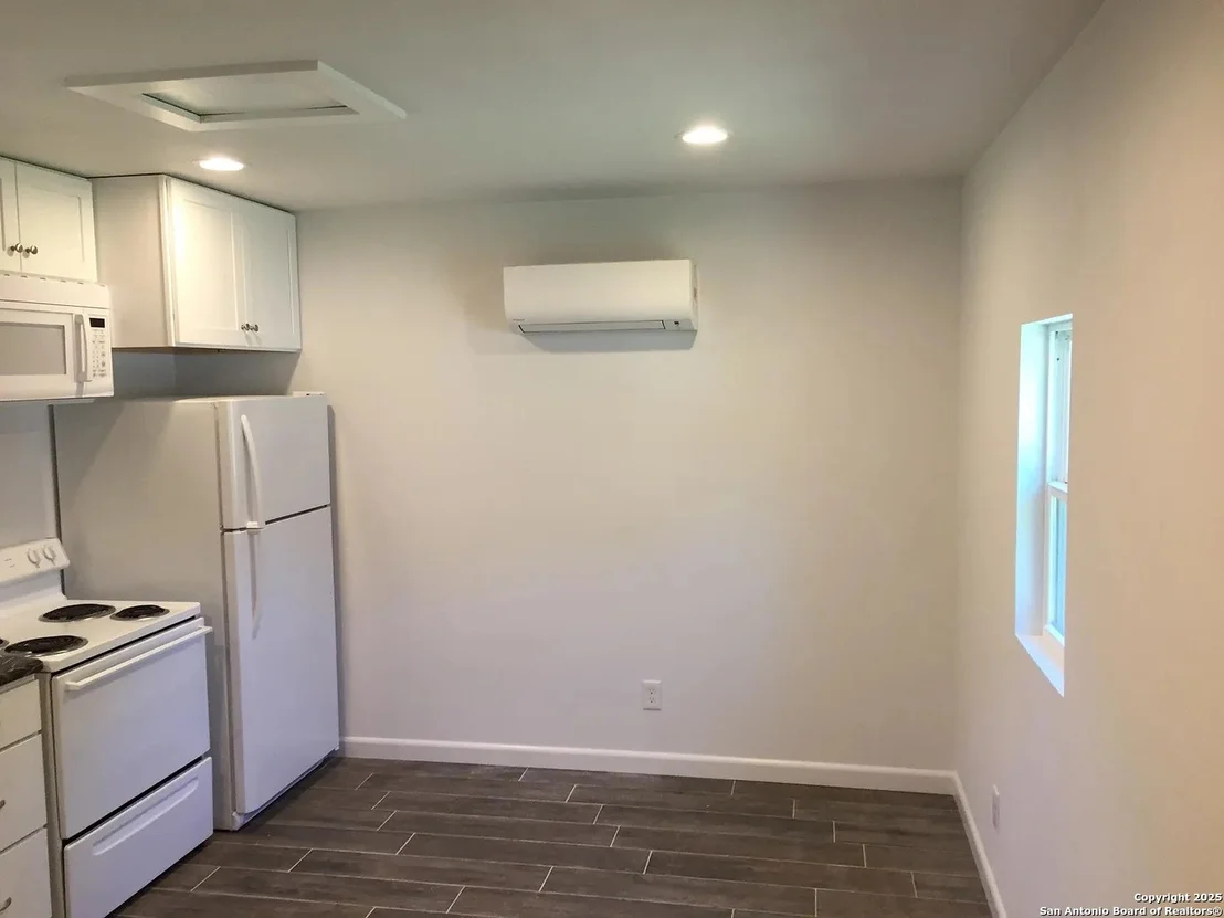Photo of 130 Vaughan Pl