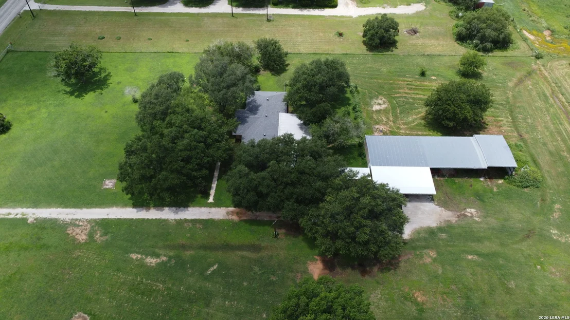 Photo of 900 N Graytown Rd