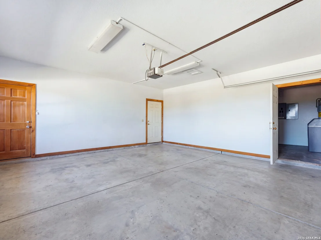 Photo of 412 Bear Springs Trl