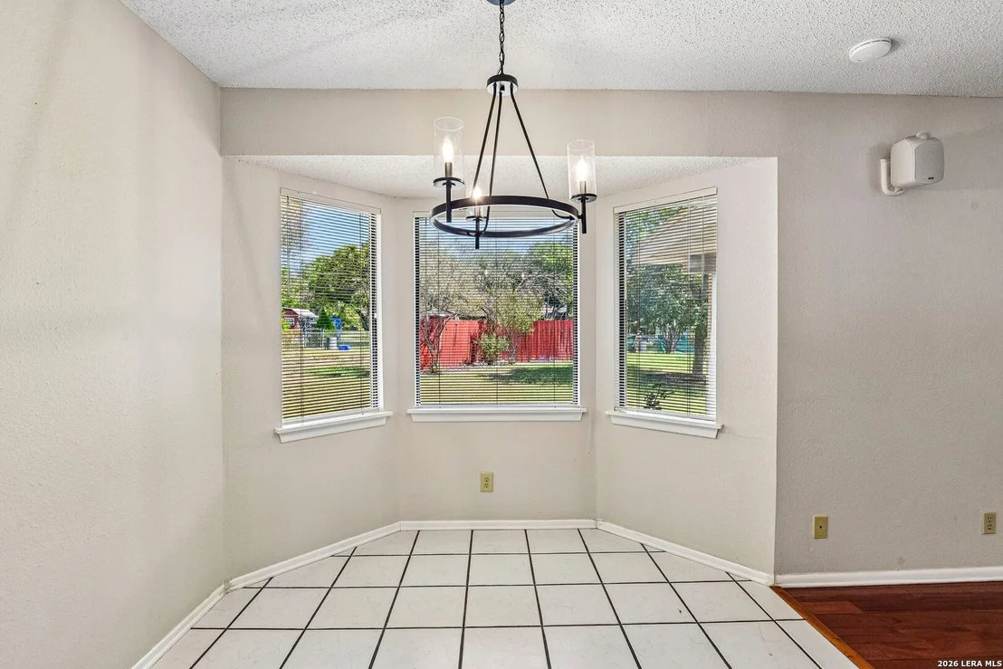 Photo of 8714 MIDCROWN DR