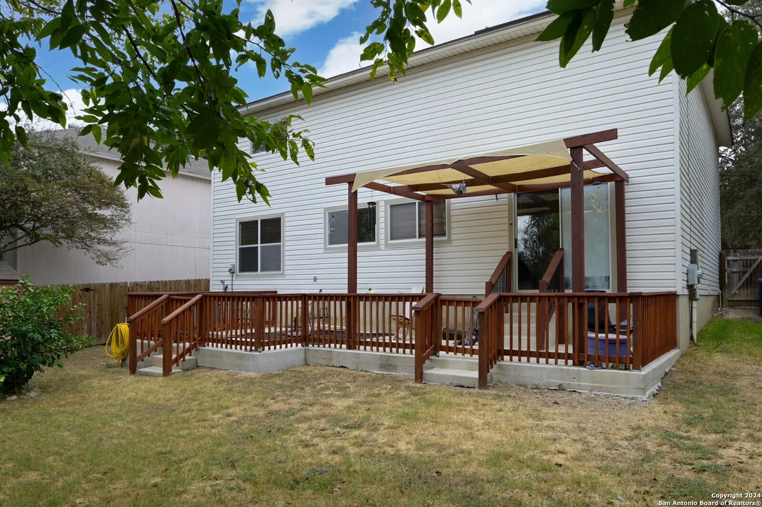 Photo of 7724 Wood Bluff