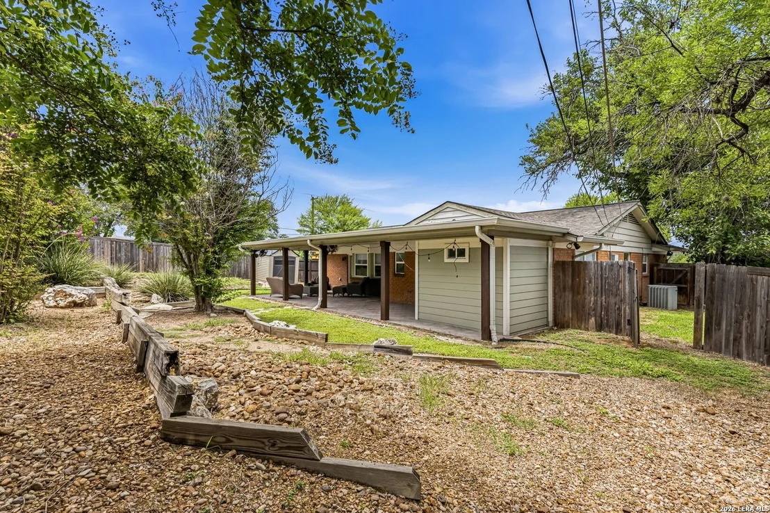 Photo of 3918 OAK TRL