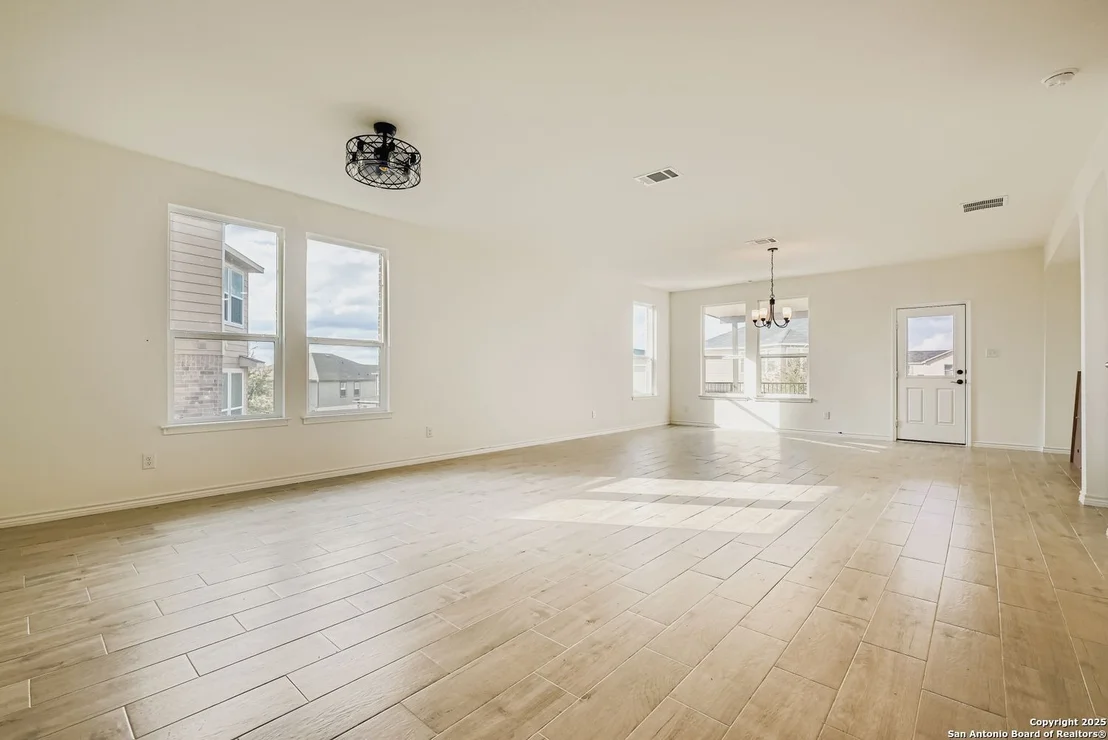 Photo of 15323 Danae Bend