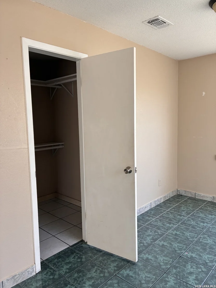 Photo of 1398 Wilson