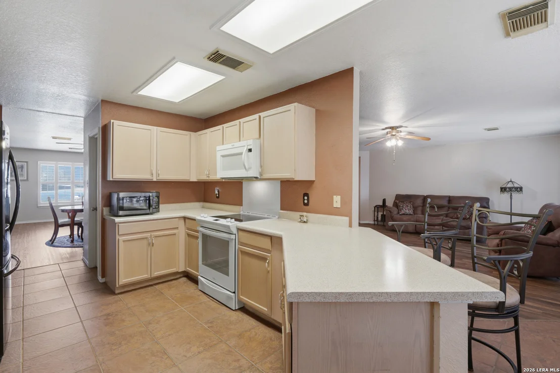 Photo of 121 Springtree Pkwy