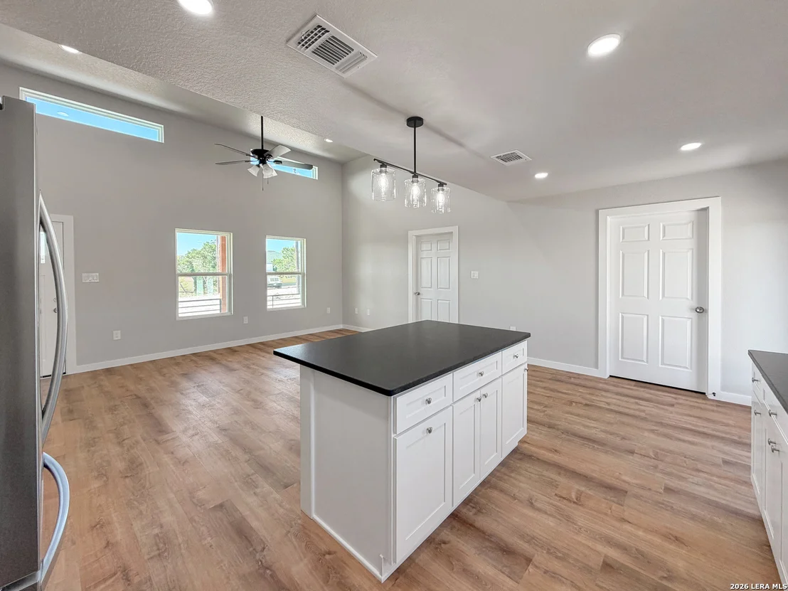Photo of 1155 Southline