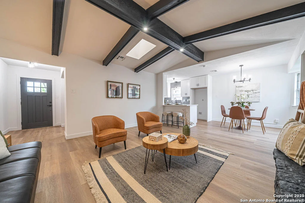 Photo of 7817 Hollow Oak