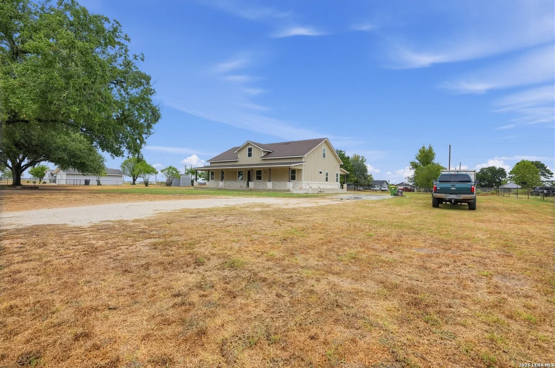 Photo of 105 OAK VIEW DR