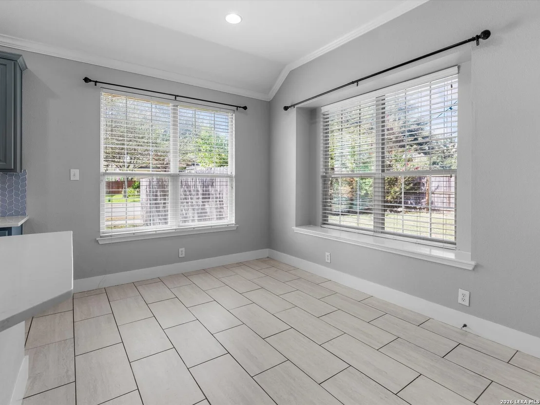 Photo of 121 NORMAN CV