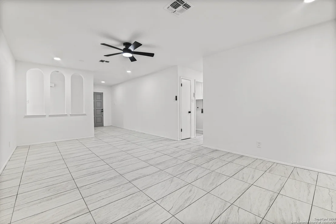 Photo of 2811 Lake Meadow