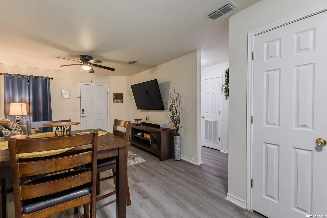 Photo of Unit UNIT23 at 391 Riverside