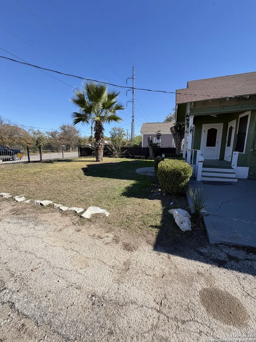 Photo of 702 Patton