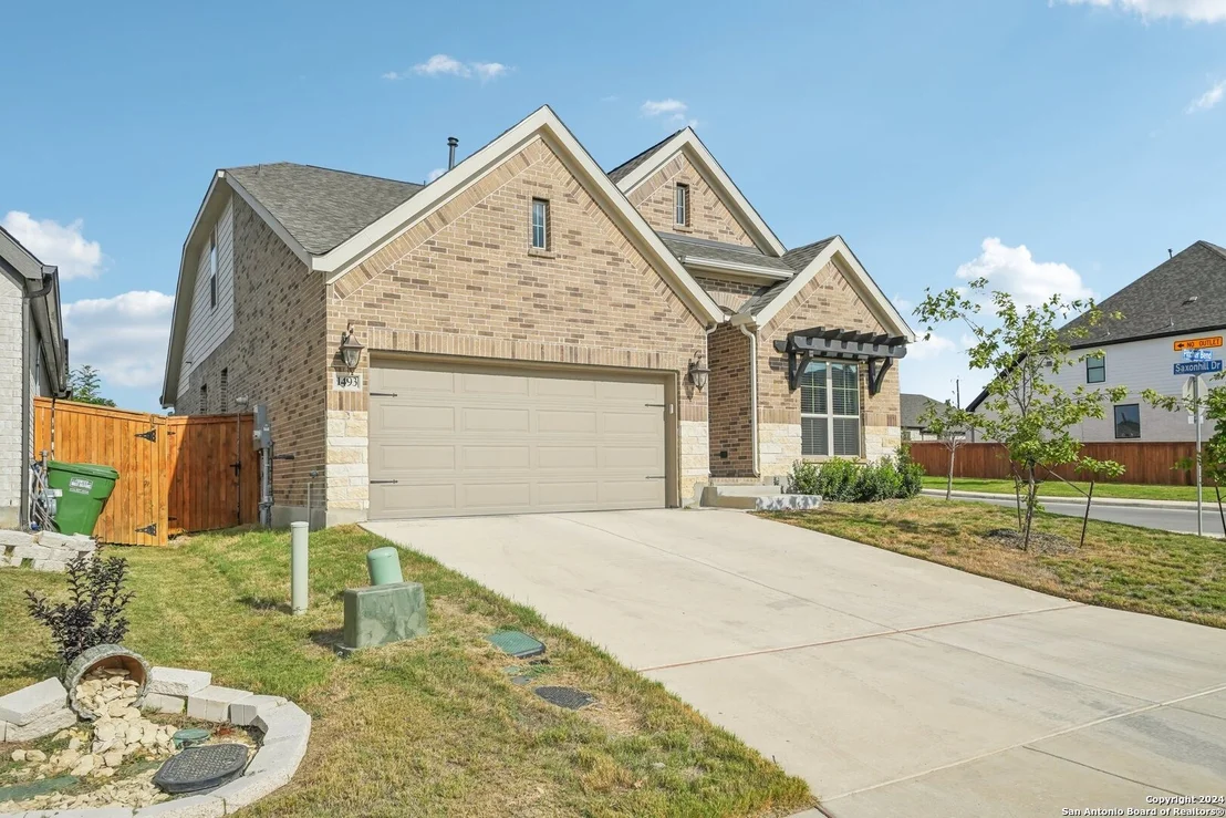 Photo of 1493 Pitcher Bend