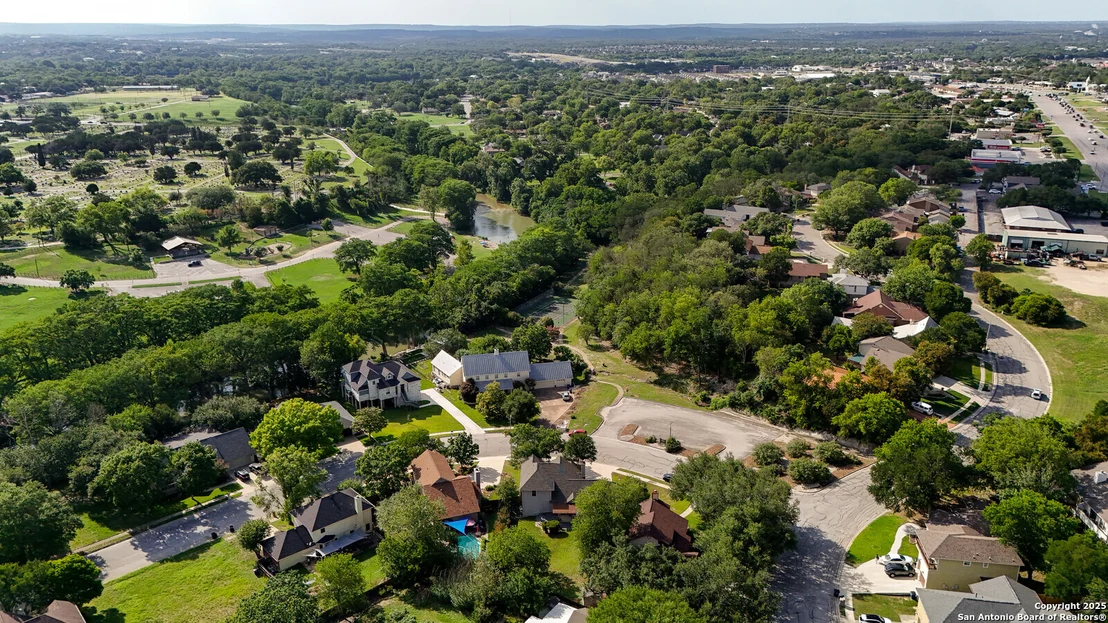 Photo of 640 Riverside