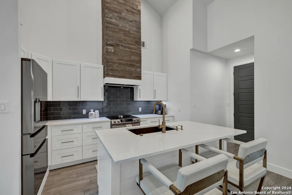 Photo of 384 Eagle Rock