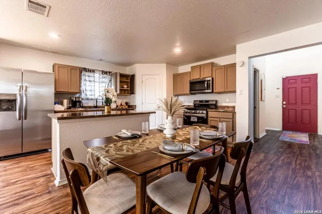 Photo of 3240 Mission Riv
