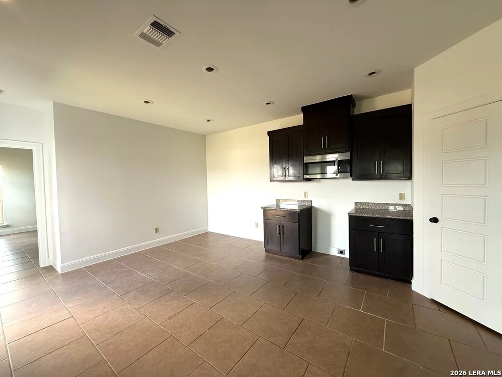 Photo of 2657 OAK MANOR DR
