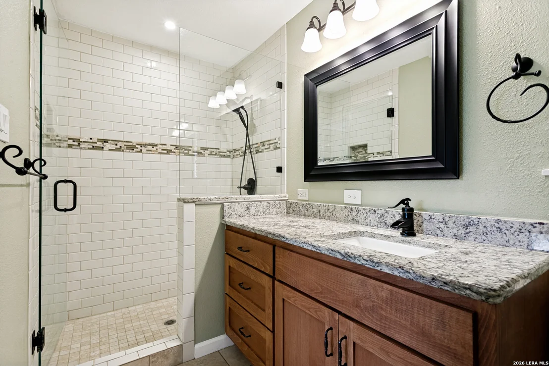 Photo of 3881 MENGER DR