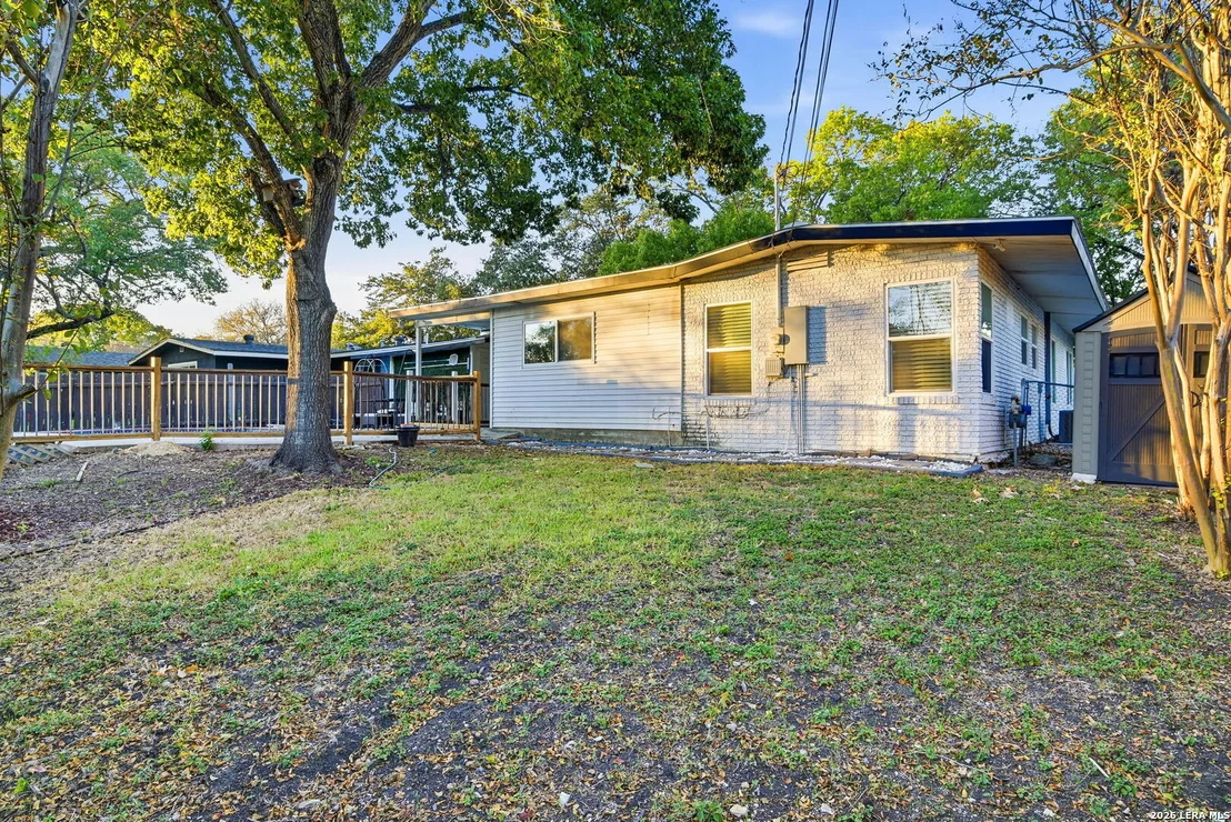 Photo of 2822 Knight Robin Dr