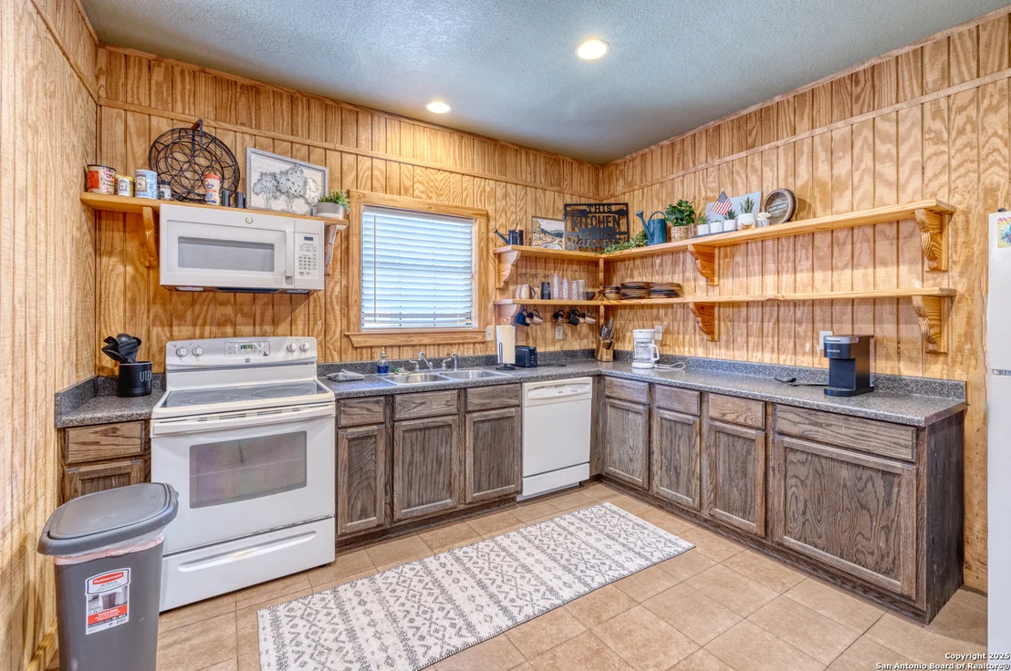 Photo of 1546 CR 348 (RIVER RD)