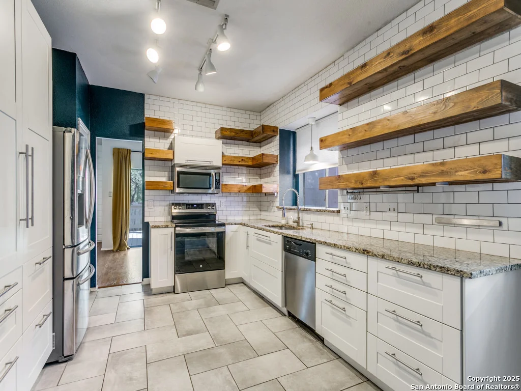 Photo of 9526 Cloverdale